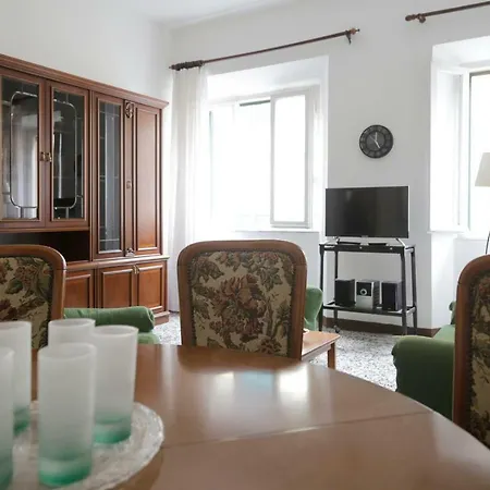 Victor Hugo Apartament *